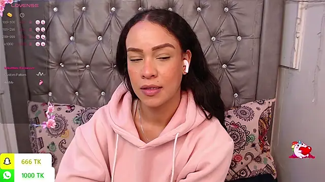 Онлайн чат XXX LAILAGUMMY