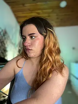 צ'אט XXX בשידור חי של NikkiNix