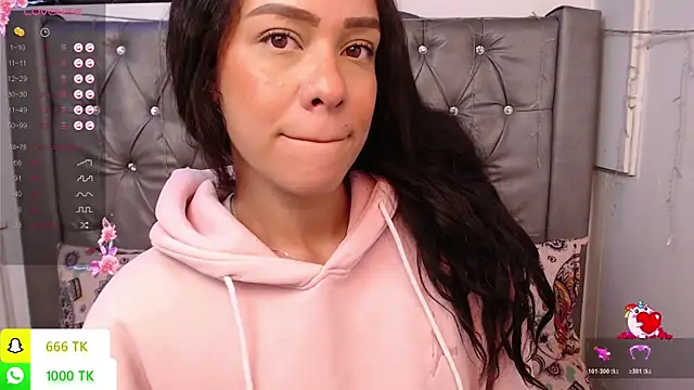 LAILAGUMMY Chat XXX in diretta