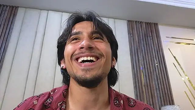LatinShortt's Live XXX Chat