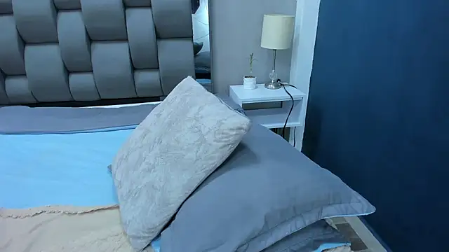 Chat +18 de Charlie___Musk ao vivo