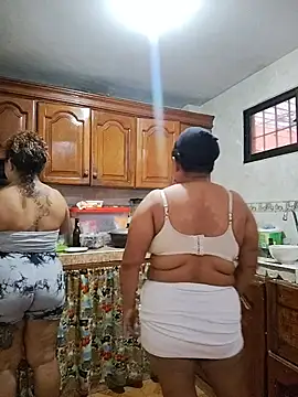 Chat XXX en directo de CurvyHeat