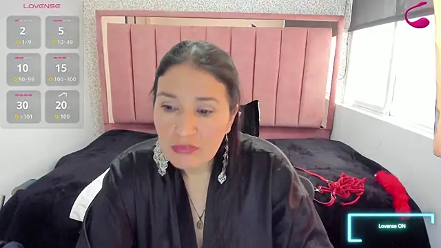 Chatroom XXX en direct de Barbara_fox__