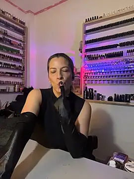 Chatroom XXX en direct de Katt-findom