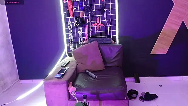 Chatroom XXX en direct de Slave_Melany_bdsm