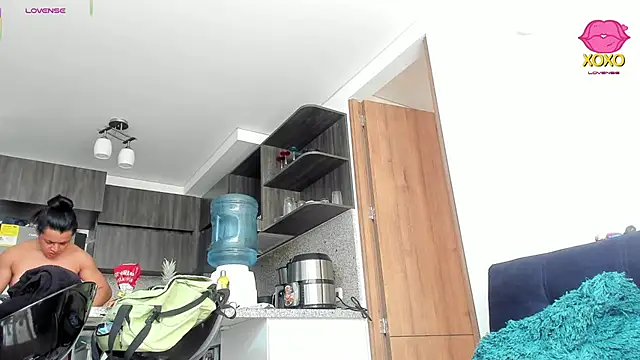 Bessie32 – Naživo XXX chat