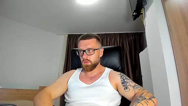 XXX chat uživo modela Findom_guy