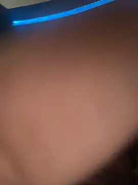 צ'אט XXX בשידור חי של SlimDiesel0
