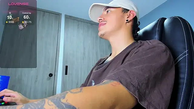 LOBO_ALPHA Live XXX-chat