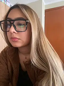 Czat XXX na żywo – Miabonnett_
