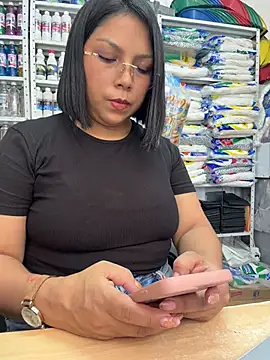 ISABELLA__LUNA – Naživo XXX chat