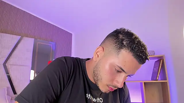 Онлайн чат XXX Axel_grey_