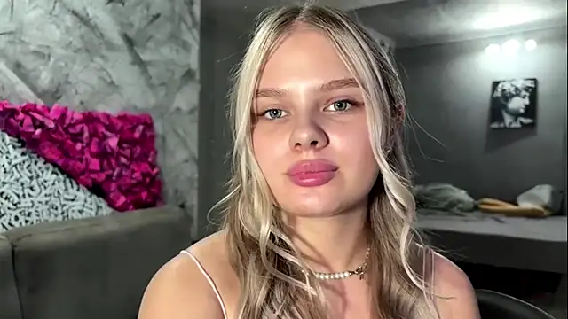 Rita_Blondana Adlı Modelin Canlı XXX Sohbeti