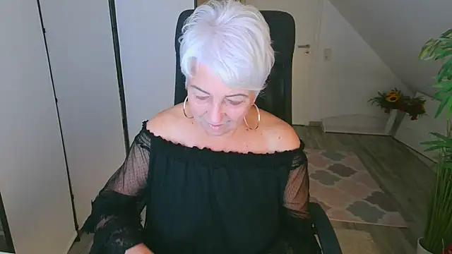 LovelyHelena Live XXX-Chat