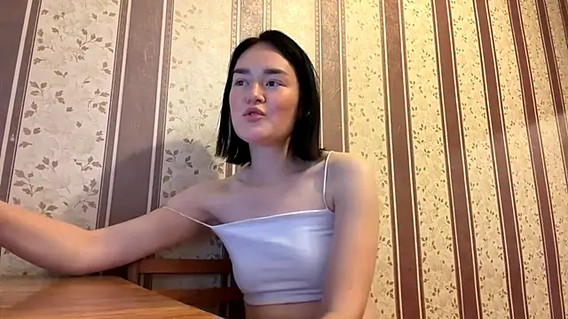 Snowmillyn Live XXX chat