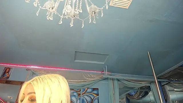 Chatroom XXX en direct de ADRIANNA_FOX