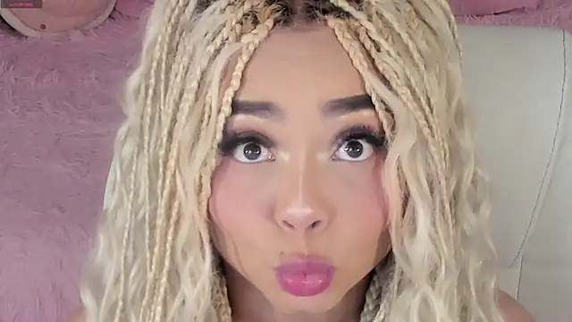 Chatroom XXX en direct de conny__curly
