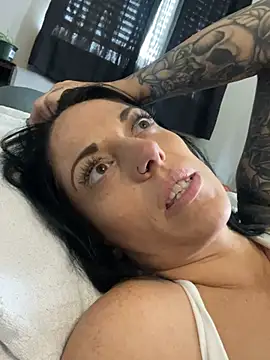 צ'אט XXX בשידור חי של HumbleHottie