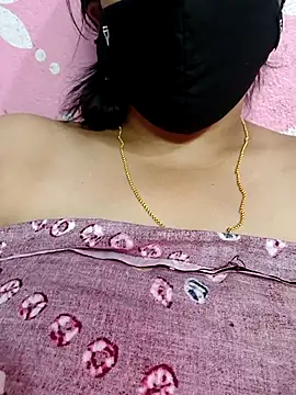 moumondal4's Live XXX Chat