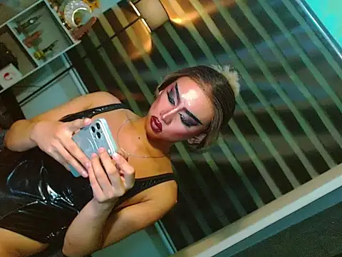 Chatroom XXX en direct de HOLLYWOOD_QUEEN_88