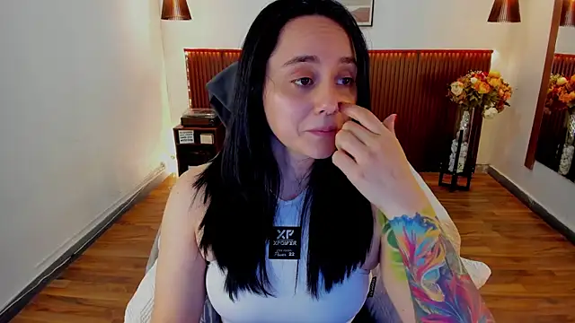 Chatroom XXX en direct de KatherineBond
