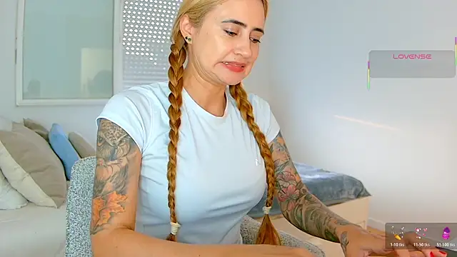 pennyyy_ Chat XXX in diretta