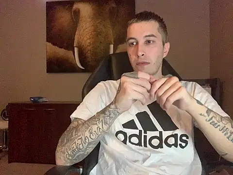 Chatroom XXX en direct de JuicyJoshy