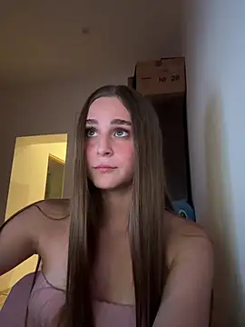 Chatroom XXX en direct de BellMeow_