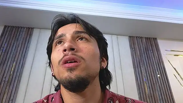LatinShortt – Naživo XXX chat