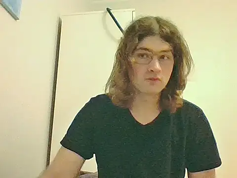Vevir345 élő XXX-chatje