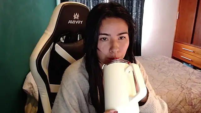 Chat XXX en directo de alice_middlee