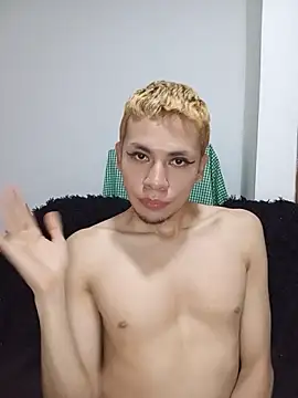 NekoboiPetiole Adlı Modelin Canlı XXX Sohbeti