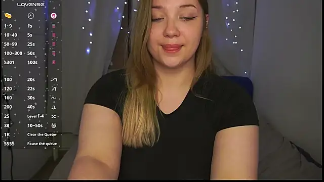 Chatroom XXX en direct de CuteSharloti