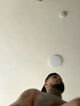 zaiin_diesel Adlı Modelin Canlı XXX Sohbeti