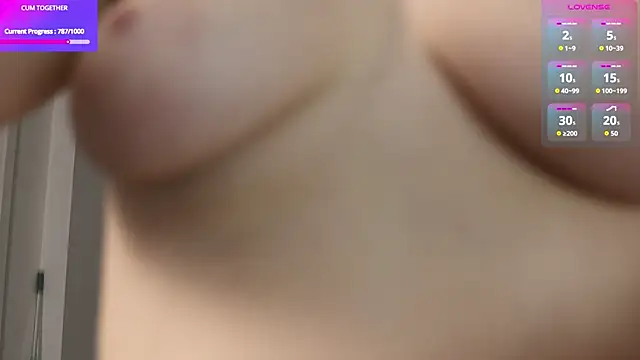 Živý XXX chat MiaMoon_