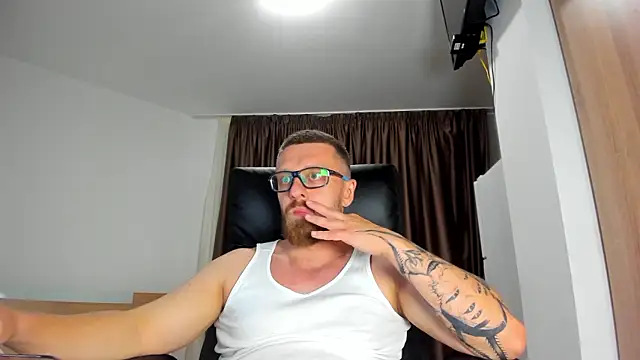Findom_guy 即時 XXX 聊天
