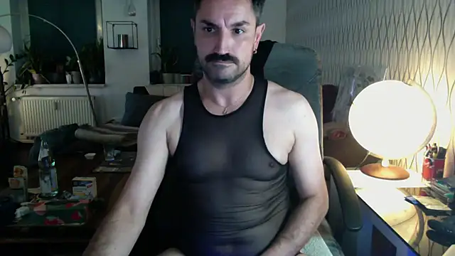 Chat +18 de tomz0819 ao vivo