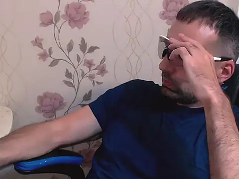 Chat +18 de Leo_1617 ao vivo