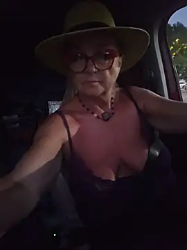 Czat XXX na żywo – Hot-Muci