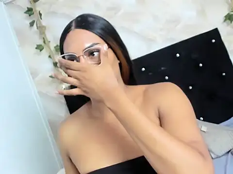 sasha_smith18 élő XXX-chatje