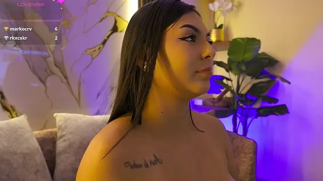 Chat +18 de LiaWheeler ao vivo