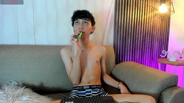 Axxel_White – webcam-show