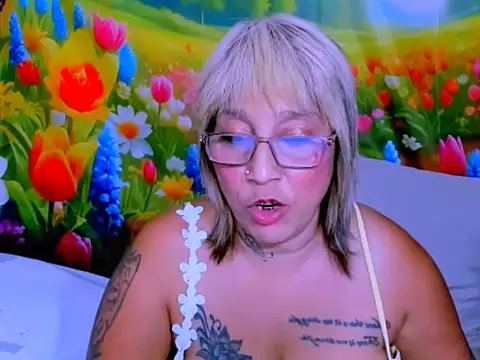 indianroxy:  онлайн-секс-чат