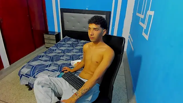 efrain_boy – Naživo XXX chat