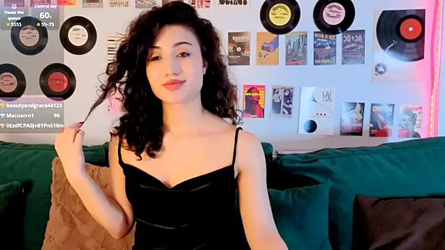 Chat +18 de Maya_Rogerss ao vivo