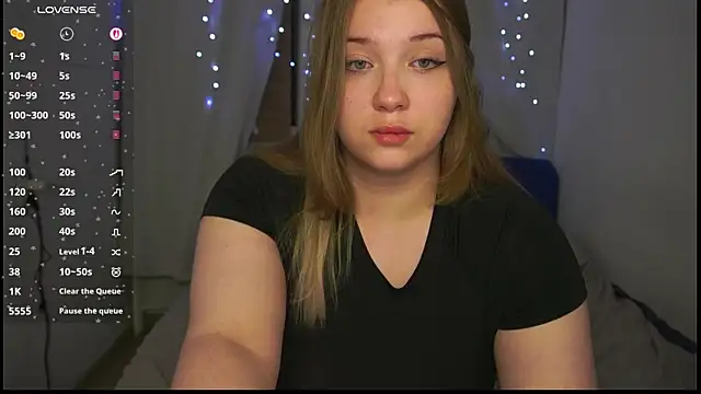 Chatroom XXX en direct de CuteSharloti