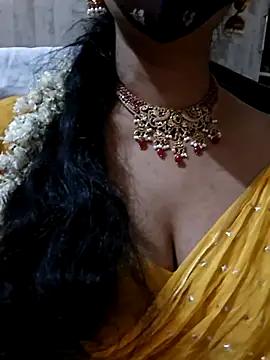 SubhadraTelugu Adlı Modelin Canlı XXX Sohbeti