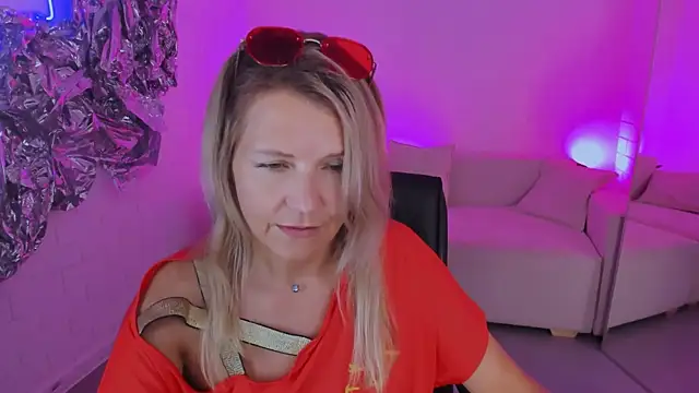 NicoleHitman's Live XXX Chat