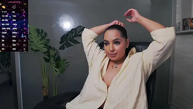 BustyAllyy's Live XXX Chat