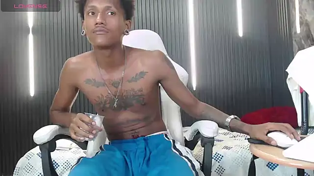 ManSant's Live XXX Chat